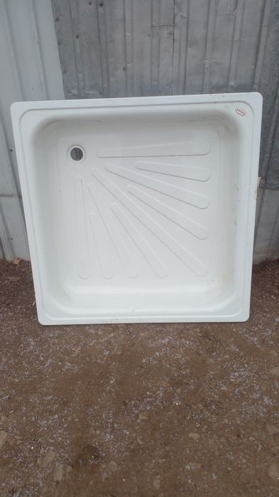 Душ поддон новый чистый без сколов и трещин как на фото 5000тн