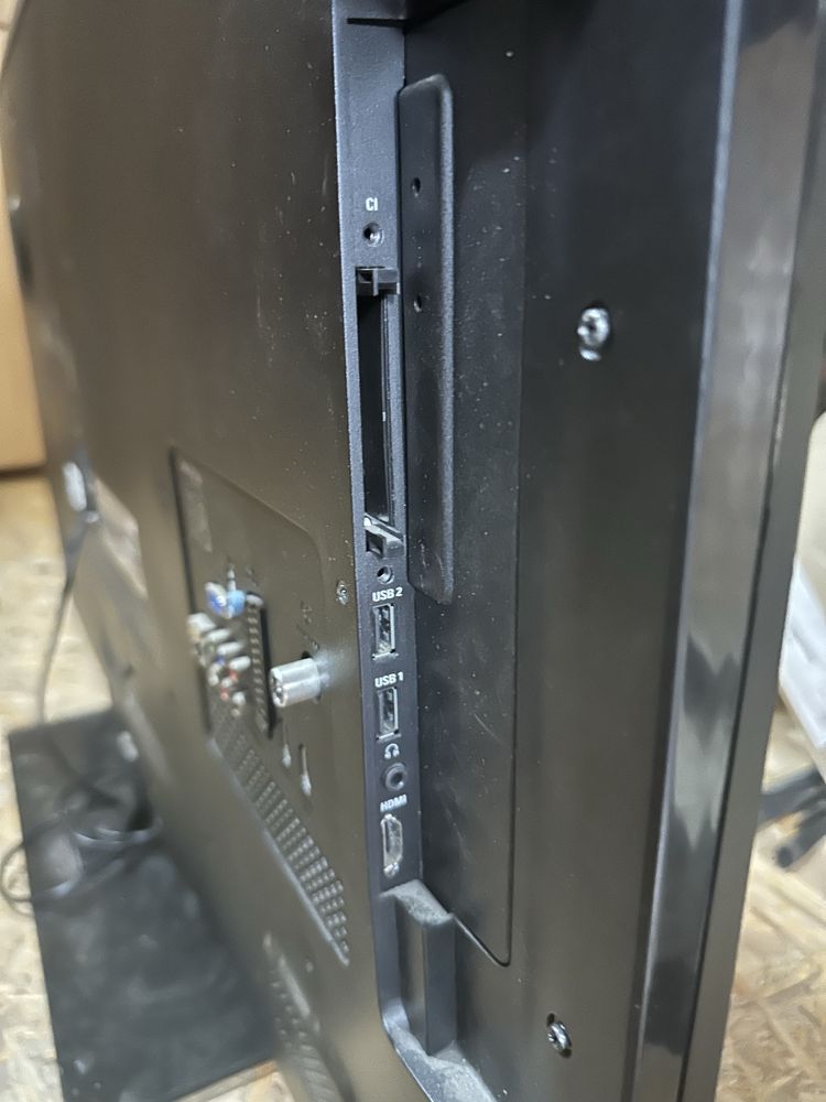 Vand Televizor Philips 100 cm