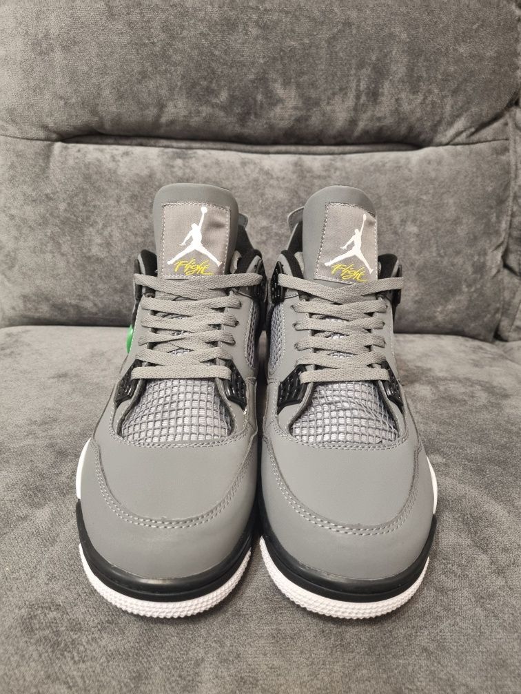 Nike Jordan nr 44 int 28 cm preț 300 lei