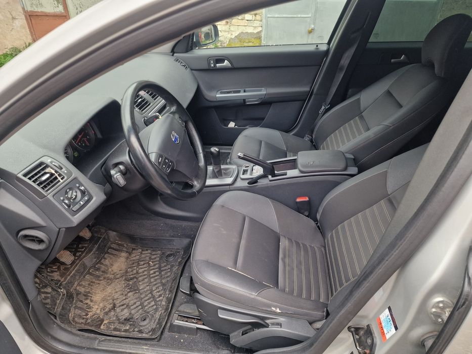 Dezmembrez Volvo Facelift V50/S40 1.8 benzina