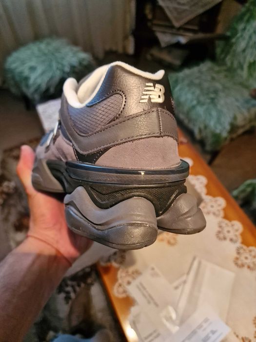 Продавам мъжки маратонки NEW BALANCE U9060FNV CORDURA