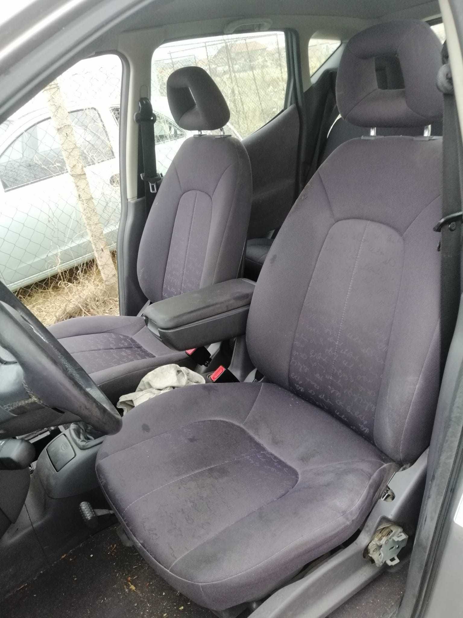 Мерцедес А160 Mercedes A 160 75kw НА ЧАСТИ 1999