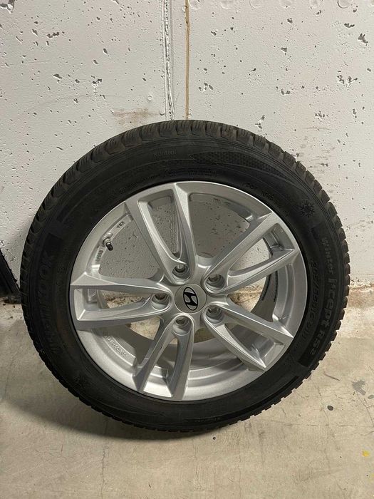 Avantajos set jante R16 cu anvelope iarna Hankook 205/55 R16 91H