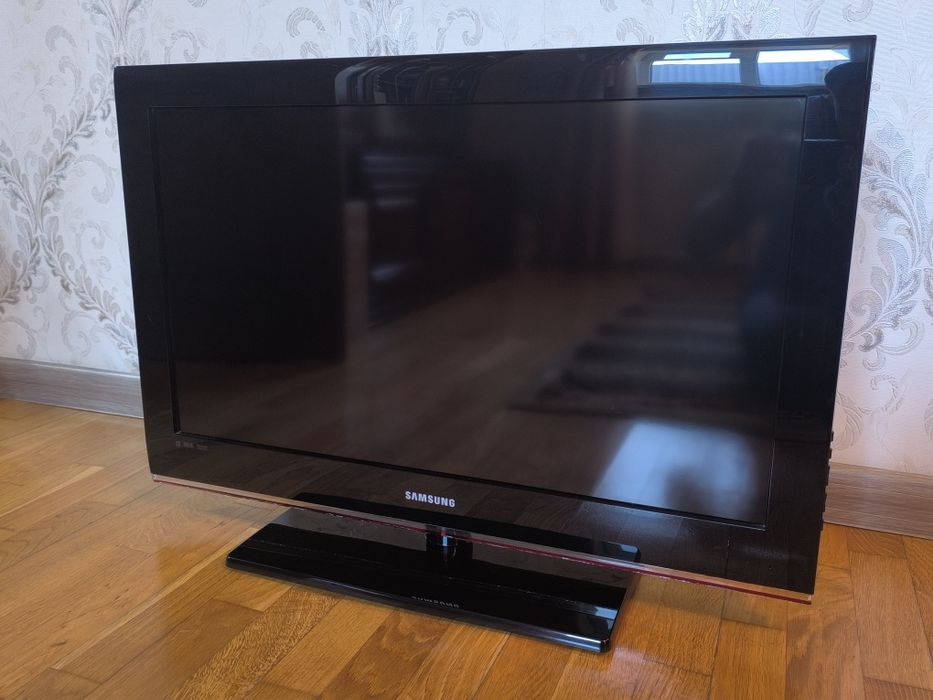 Телевизор Samsung 81 см (32 дюйма)