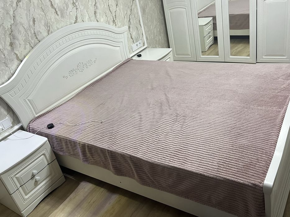 Продам спальную гарнетуру