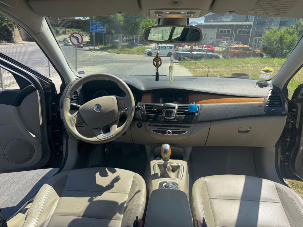 Renault laguna 3 initiale Paris