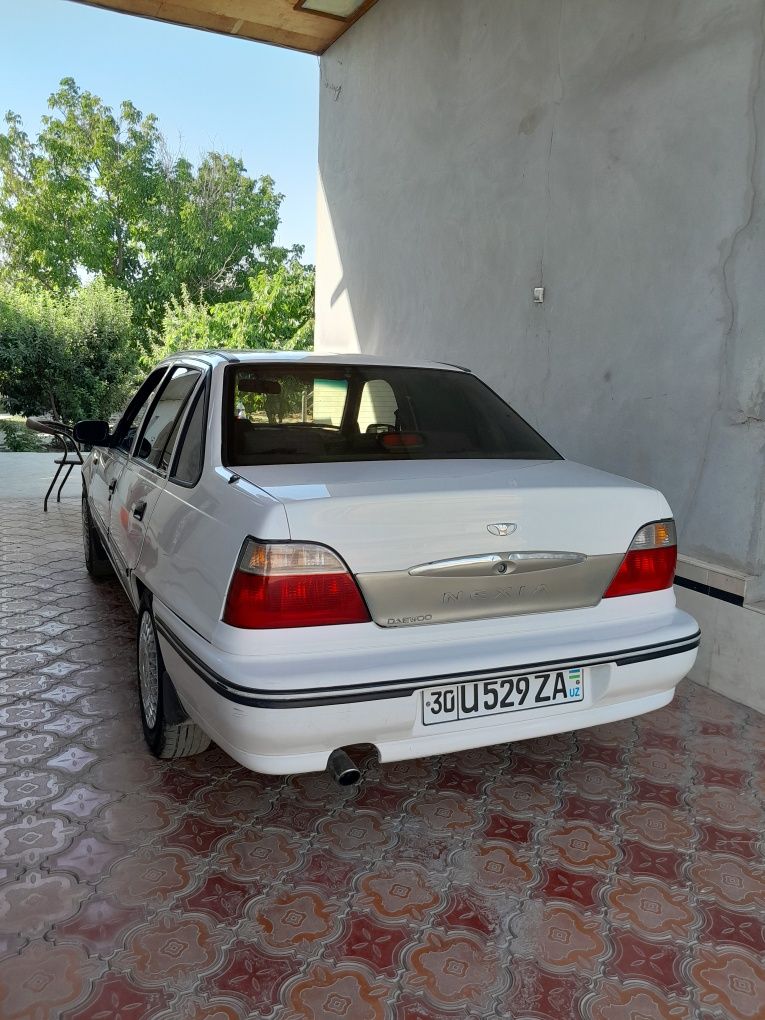 Nexia 1 . 2004 zur