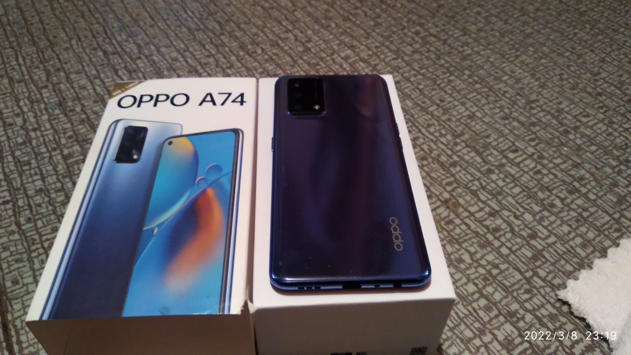 Продам oppo a74 в хорошем состоянии