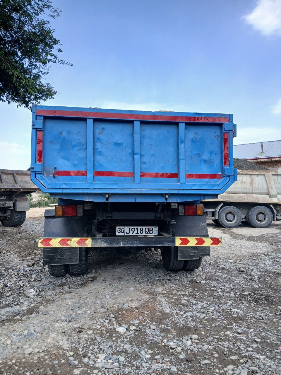 Isuzu sotiladi. 2010