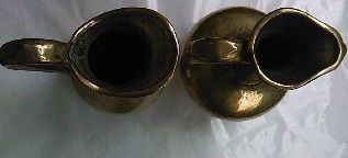 Mutat pe Publi Vaza vintage, bronz masiv turnat manual Germania