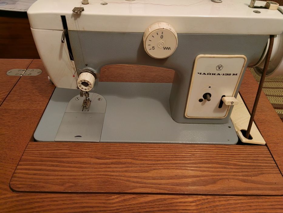Продам швейную машину Чайка
