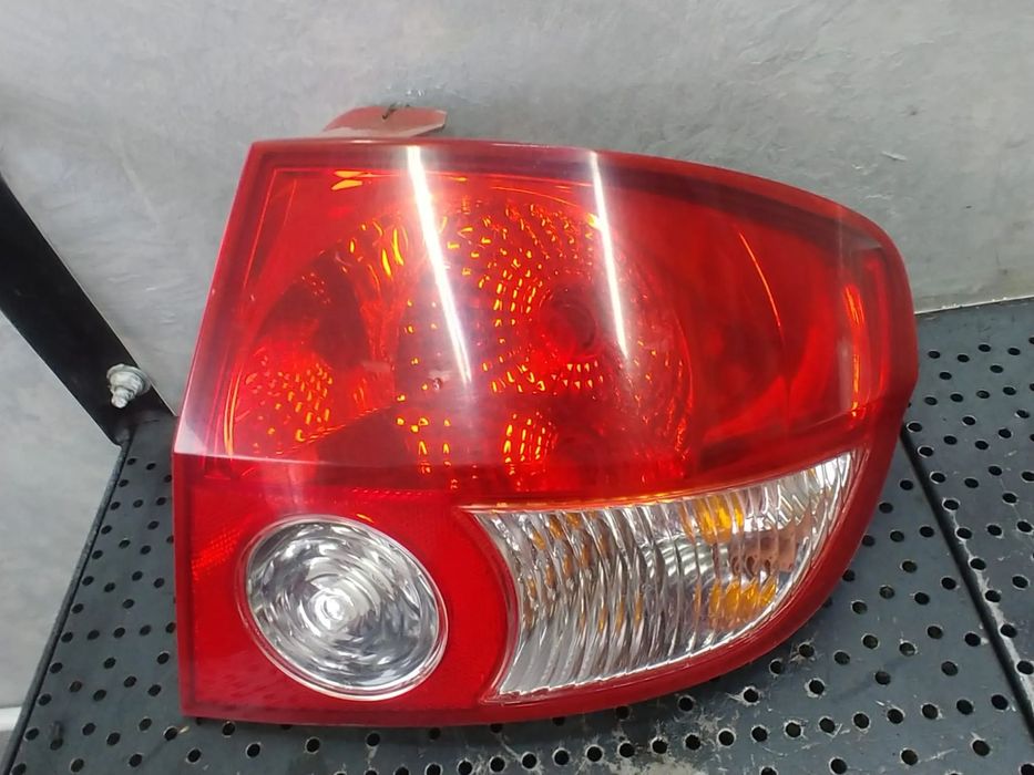 stop dreapta  hyundai getz  2004 model 2 usi  924021cxxx