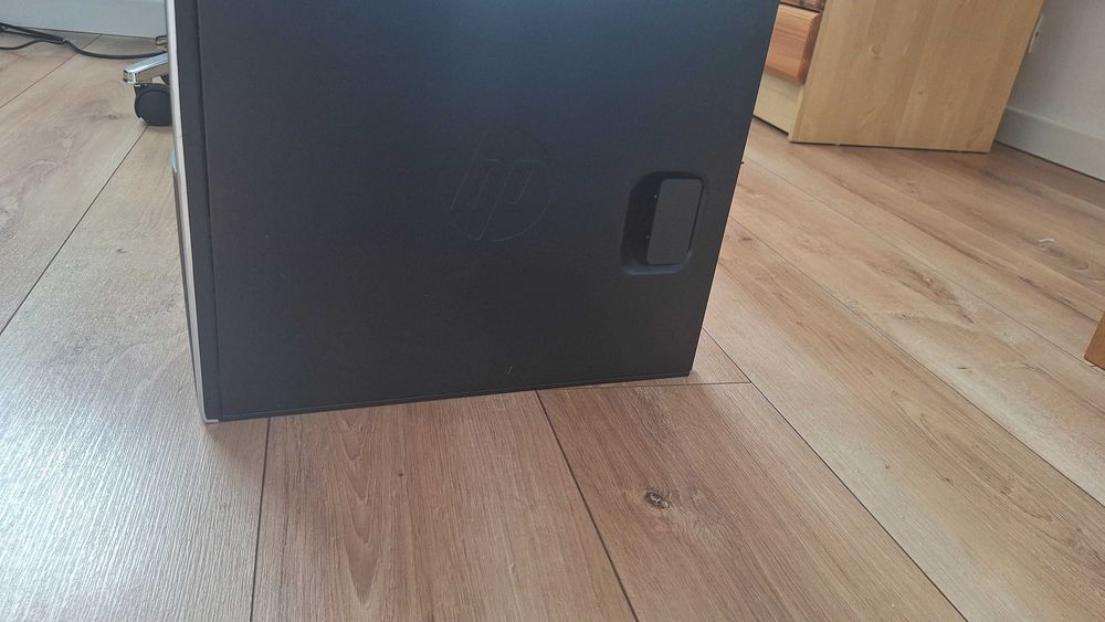 Sistem PC: unitate, monitor, tastatura si mouse