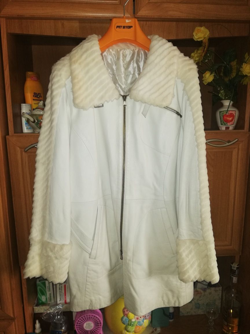 Дамско бяло кожено палто/яке