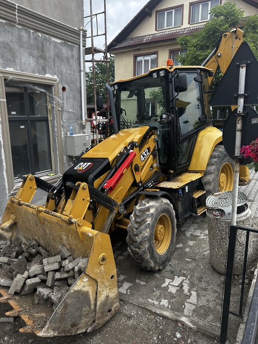 Buldoexcavator Caterpillar 432, 1900 ore, an 2023, 3 cupe, picon