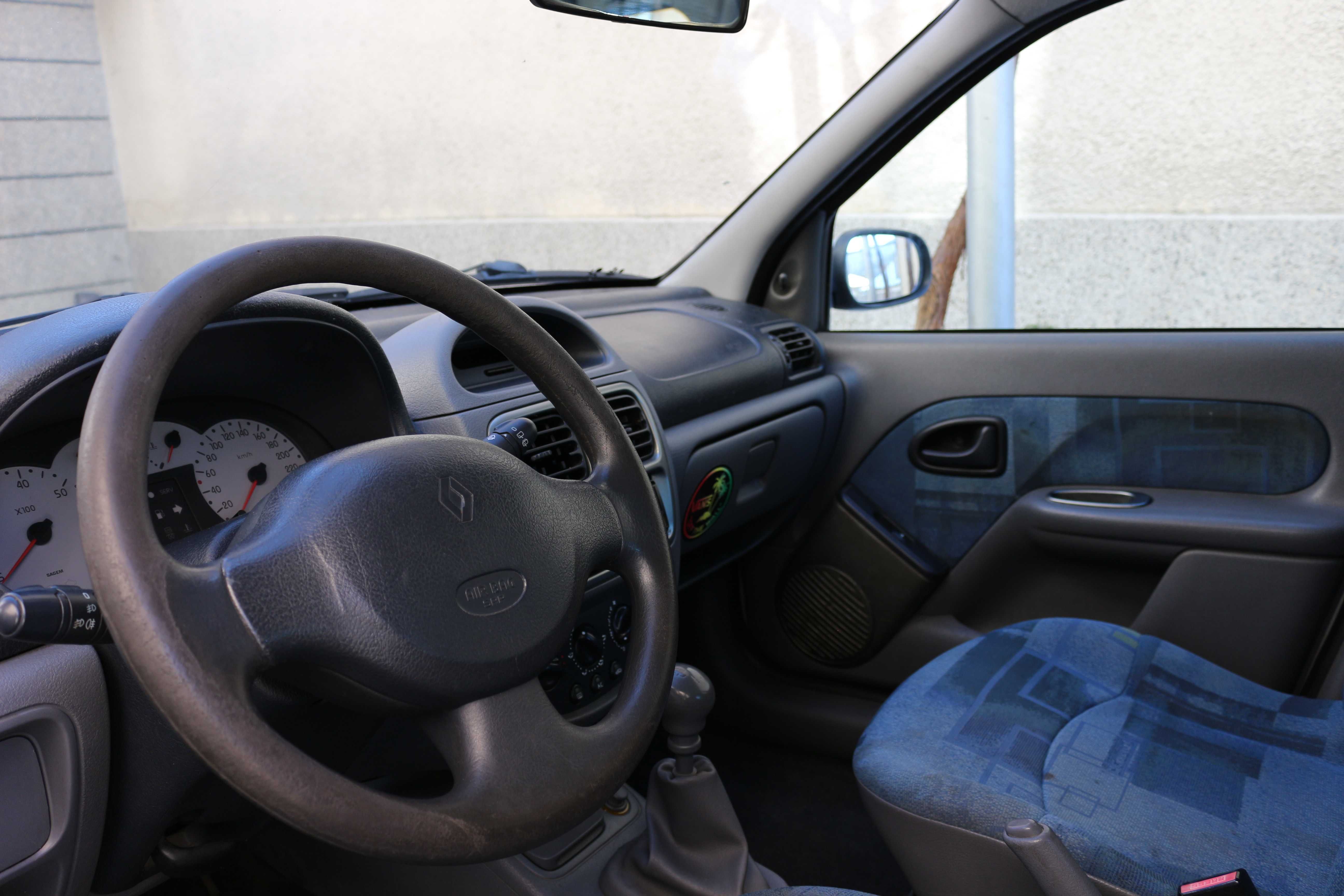 Renault Clio 1.2 , 60 к.с. , Бензин, 2000 г. в много добро състояние