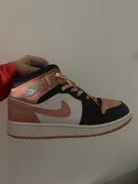 Jordan 1 Mid Satin Pink