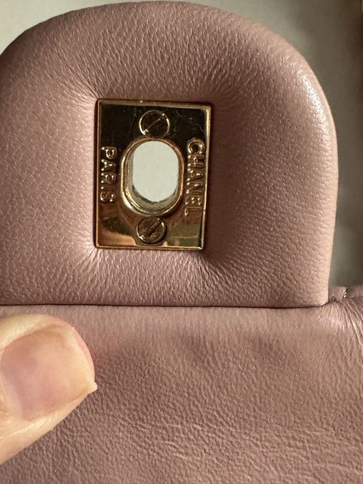 Чанта Chanel от агнешка кожа цвят пепел от рози