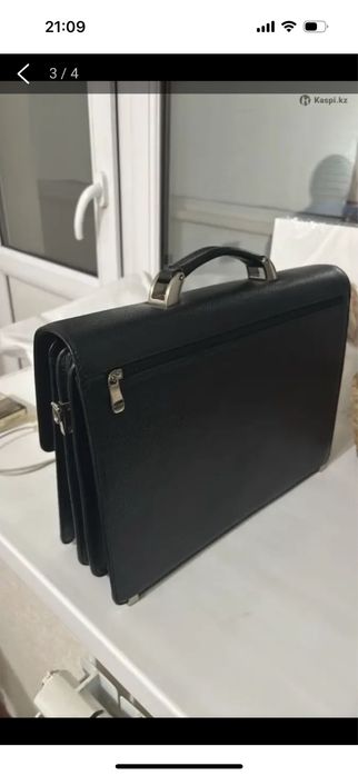 Продам портфель.