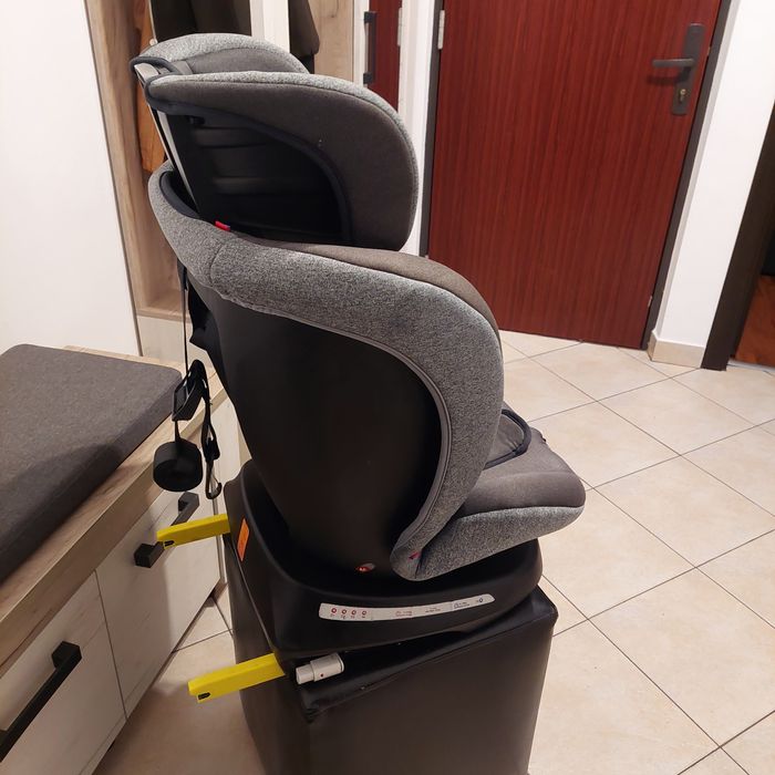 Scaun auto copii cu iso fix