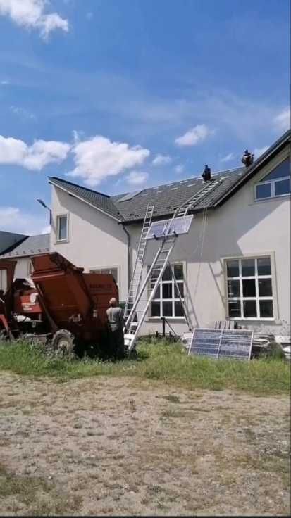 Închiriere lifturi pentru materiale,tiglă , panouri solare