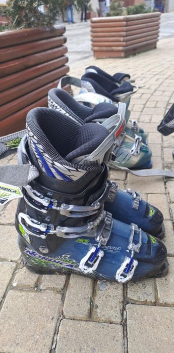 Ски екипировка (обувки ски)