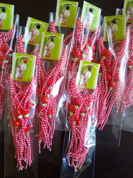 Евтини Мартеници на едро и дребно