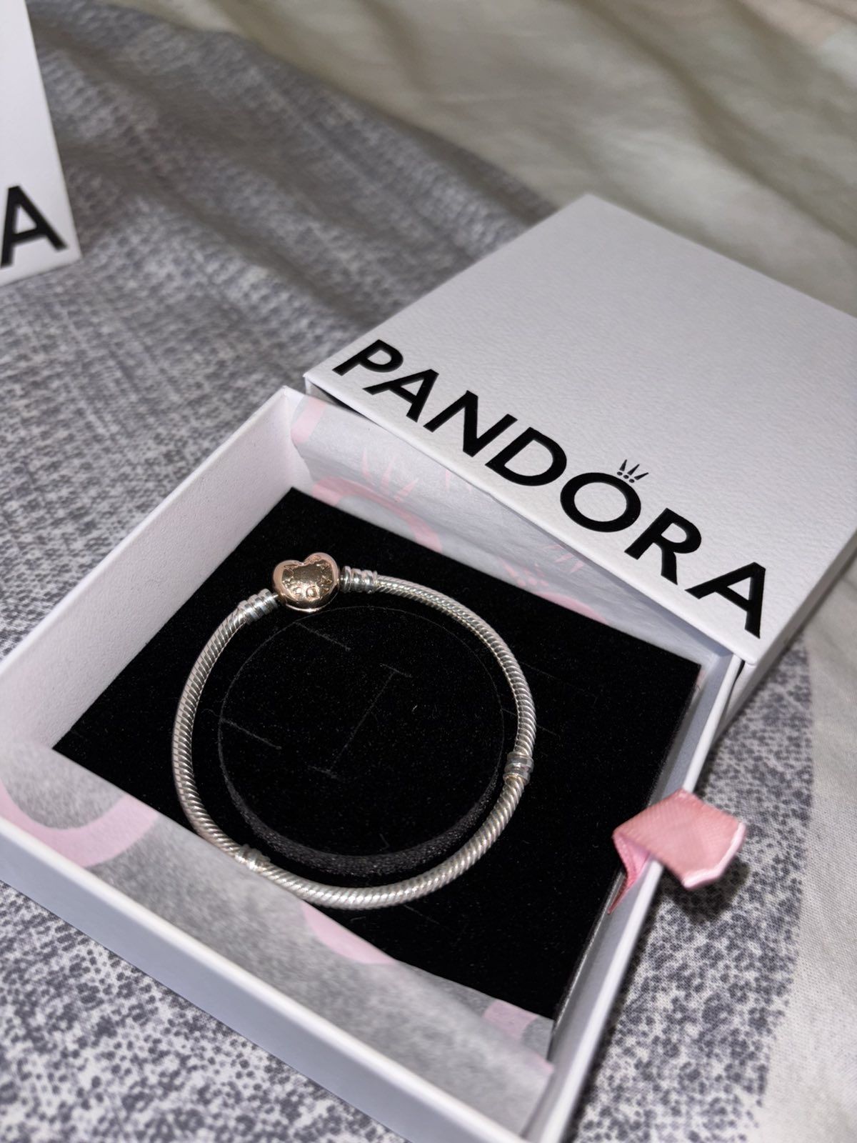 Гривна  на Pandora