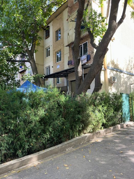 Продается 2/1/4 переделанная в 3х комнатнаю с евро ремонтом