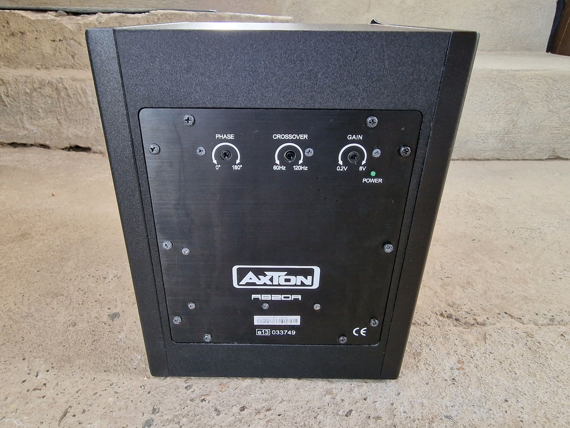 Subwoofer / Axton AB20A amplificator incorporat
