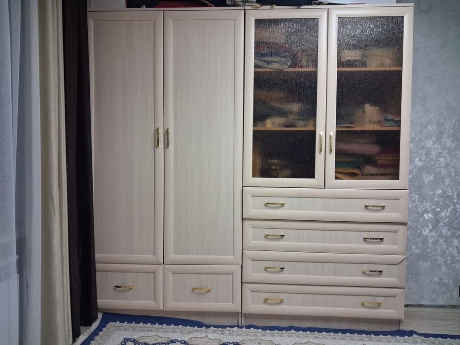 Продам шкаф . Состояние хорошее.