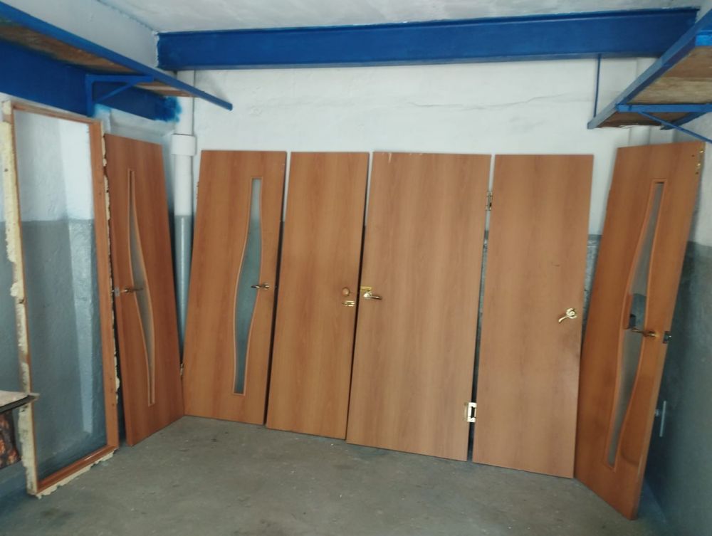 Продам двери б/у