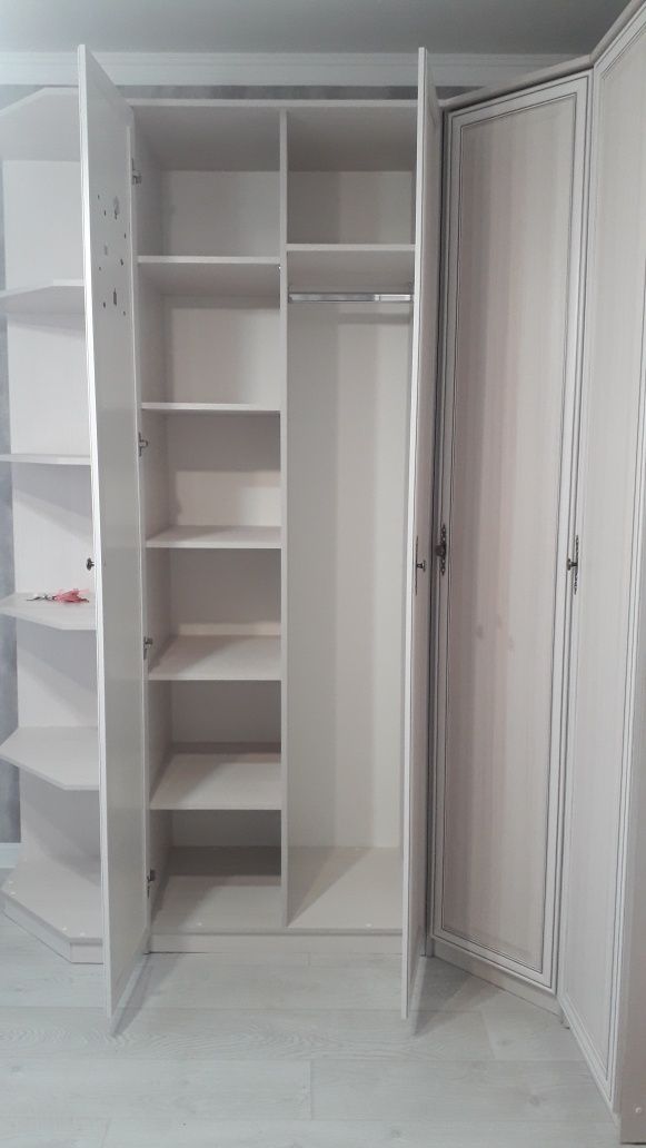 Продам угловой шкаф