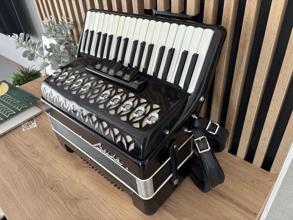 Acordeon Baile/Parrot cu 60 de basi