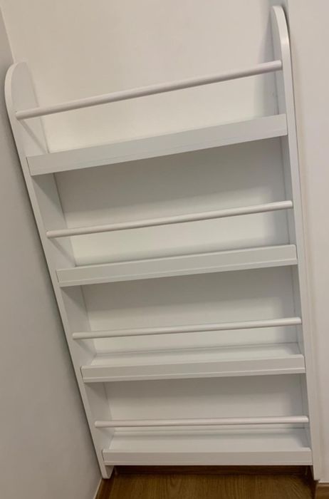 Biblioteca lemn masiv tip Montessori pentru copii