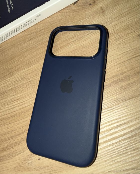 iPhone 17 Pro Silicone Case with MagSafe син