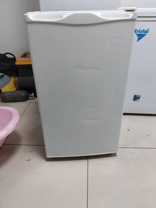 Продам холодильник маленький с гарантией