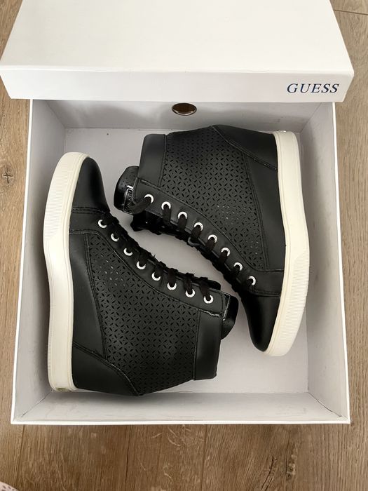 Adidasi din piele Guess