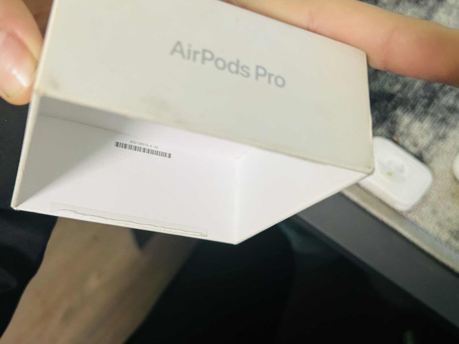 Apple AirPods Pro 2 (USB-C) – Оригинални, отлично състояние