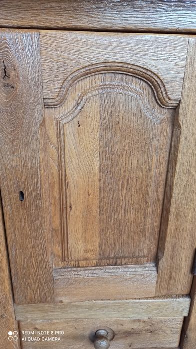 Невероятен масивен шкаф