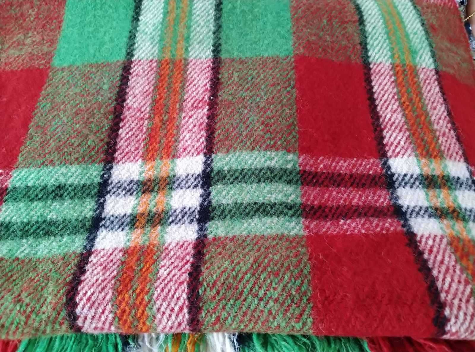 Продавам нови родопски одеяла 100% вълна и ръчно плетена пелена