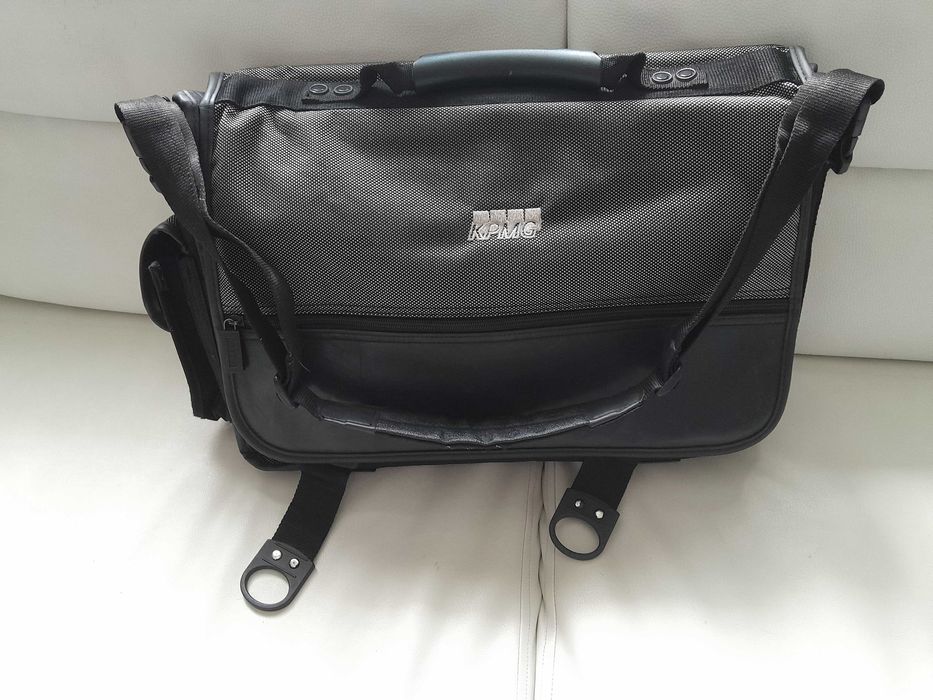 Geanta pentru laptop