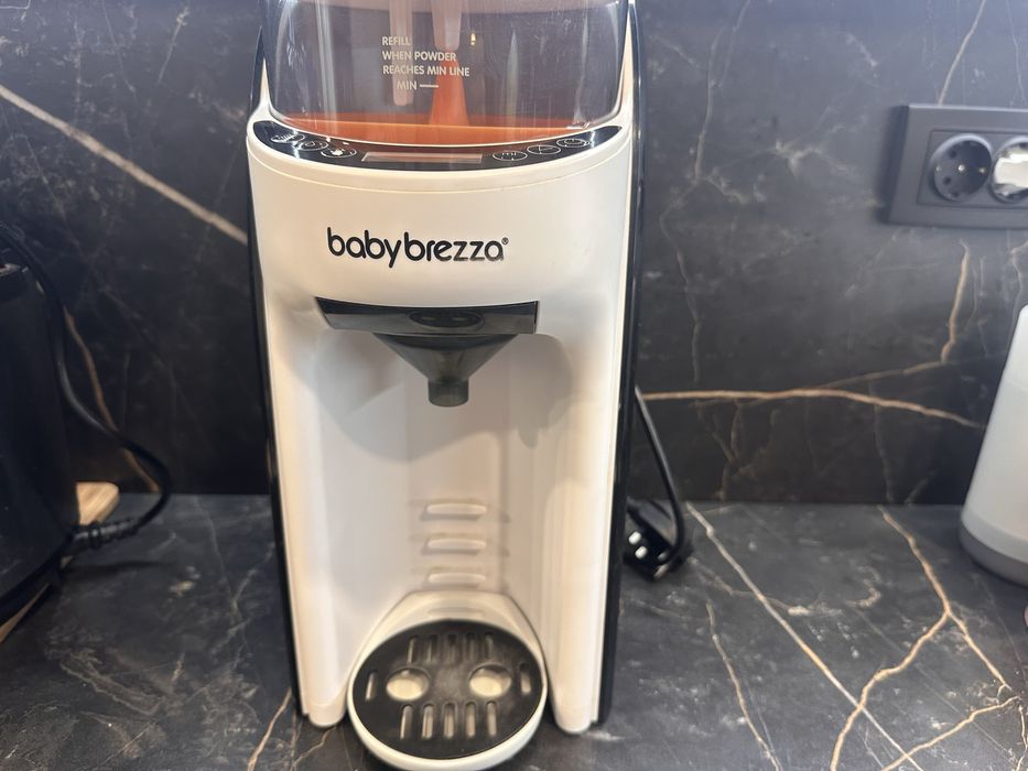 Уред за приготвяне на адаптирано мляко Babybrezza
