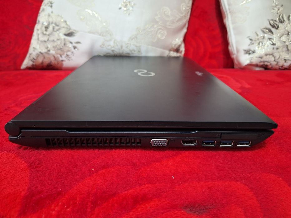 Laptop Fujitsu laptop