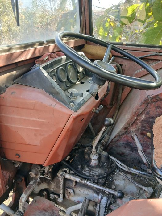 Vând tractor, remorca și plug