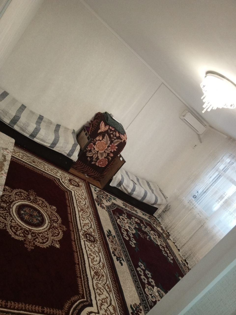 2 ком. квартира, 2/2/9. Янгихает р-н, Спутник 4 (Сергели). Метро 500 м
