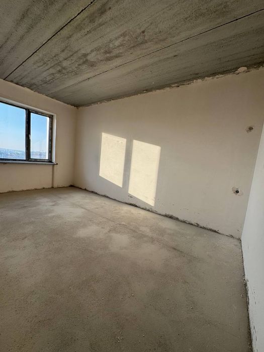 Срочно продаётся 3х -комнатная квартира коробка