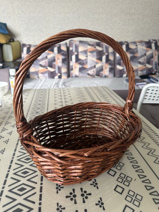 Корзина плетеная