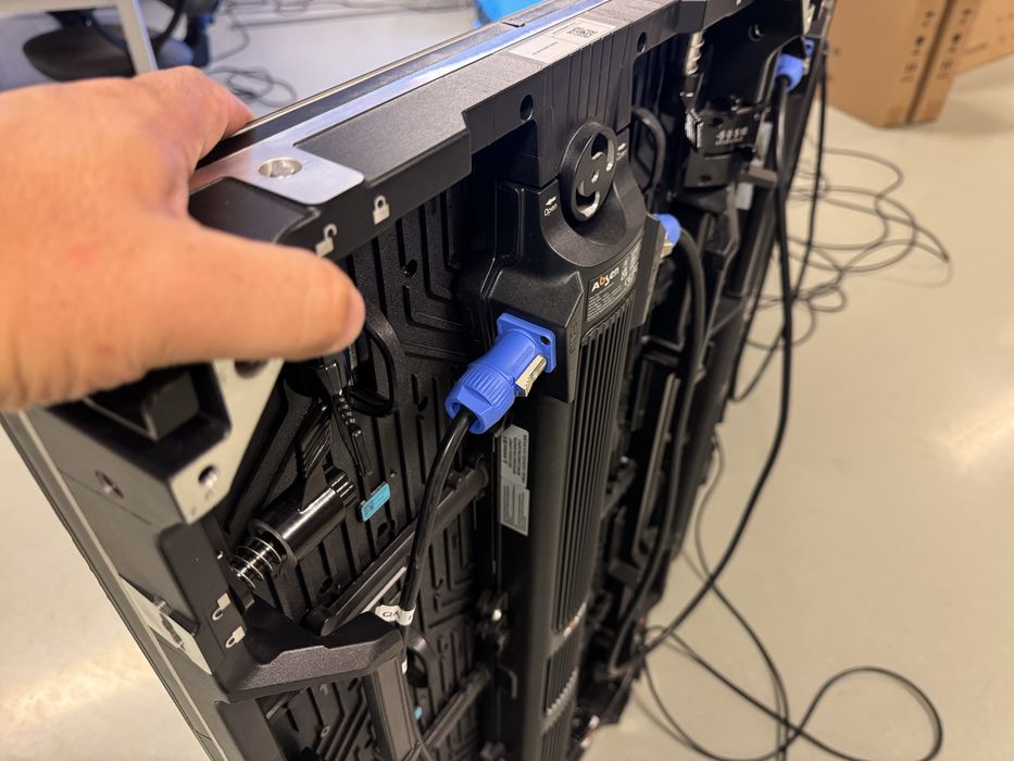 Ремонт и обслуживание полноцветных светодиодных экранов Астане и бегущ