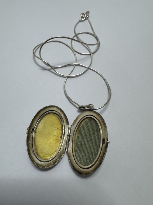 Pandativ vechi, argint 800, caseta rame foto, email pictat. Art deco